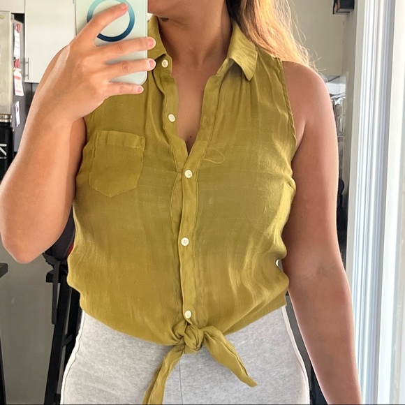 Lime Cropped Sleeveless shirt blouse - Picture 3 of 7